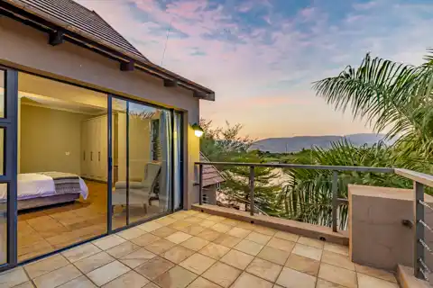 Nkomazi Kruger Lodge - Family Suite - 3 Bedrooms