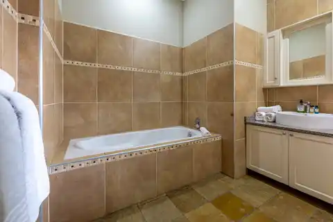 Nkomazi Kruger Lodge - Family Suite - 3 Bedrooms