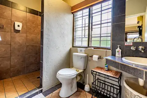Paradise Creek Lodge - Double / Single Rooms
