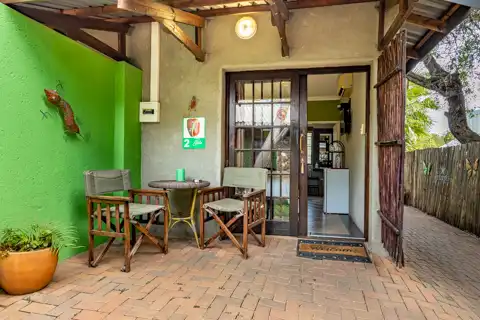 Paradise Creek Lodge - Double / Single Rooms