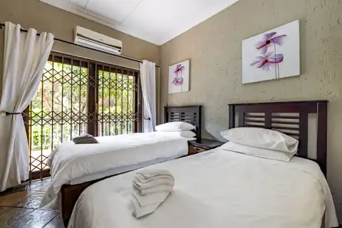 Paradise Creek Lodge - 4 Bedroom House