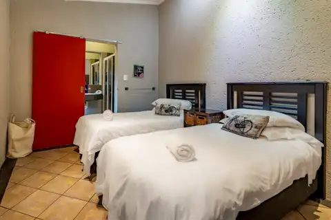 Paradise Creek Lodge - Self-Catering Chalets