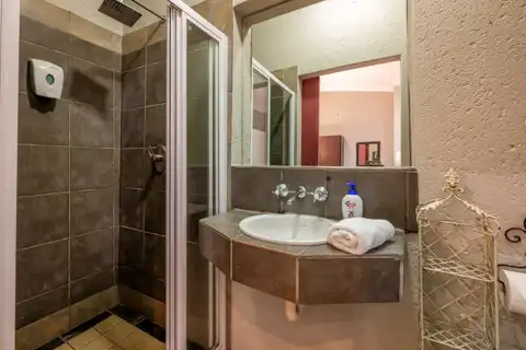 Paradise Creek Lodge - Self-Catering Chalets