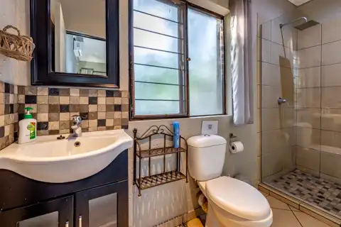 Paradise Creek Lodge - Semi Self-Catering Chalets